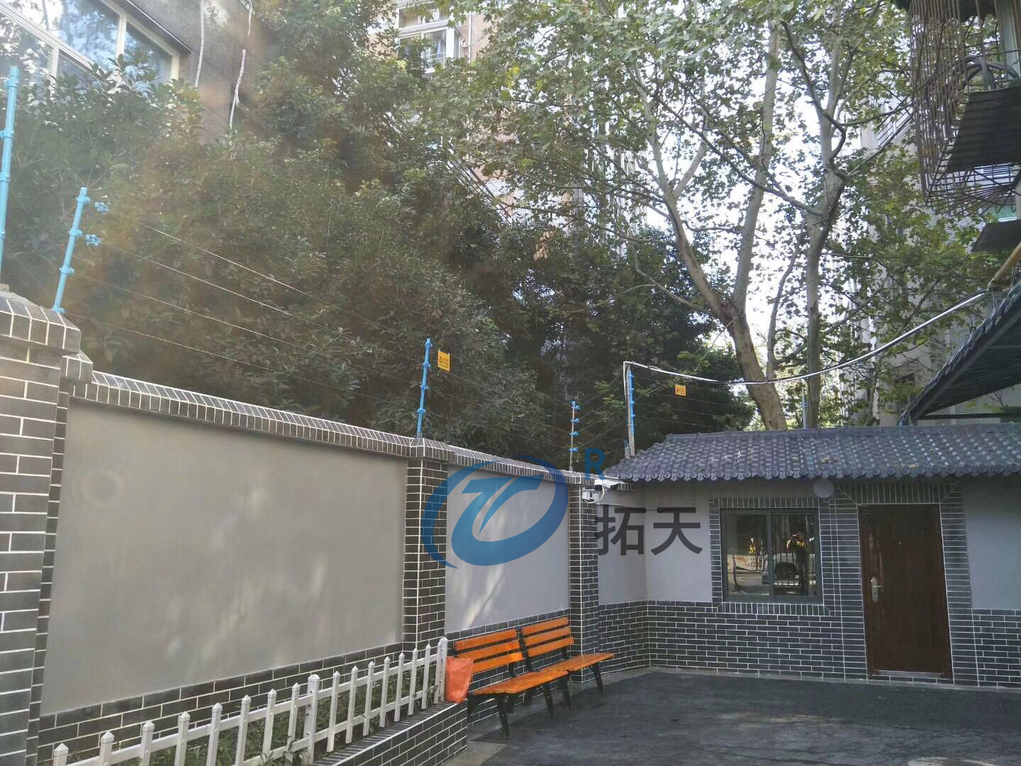 西南民族大学学生公寓脉冲电子围栏案例图片