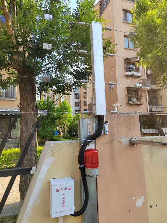 学校安装电子围栏的必要性，学生翻墙外出感染