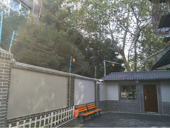 学校安装电子围栏的必要性，学生翻墙外出感染